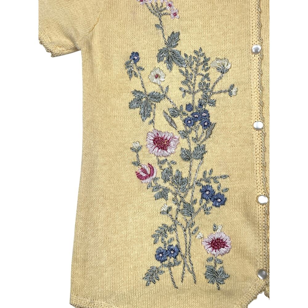 Vintage Floral Embroidered Button Down Knit Top Yellow Granny Cottagecore Dainty - Picture 3 of 11
